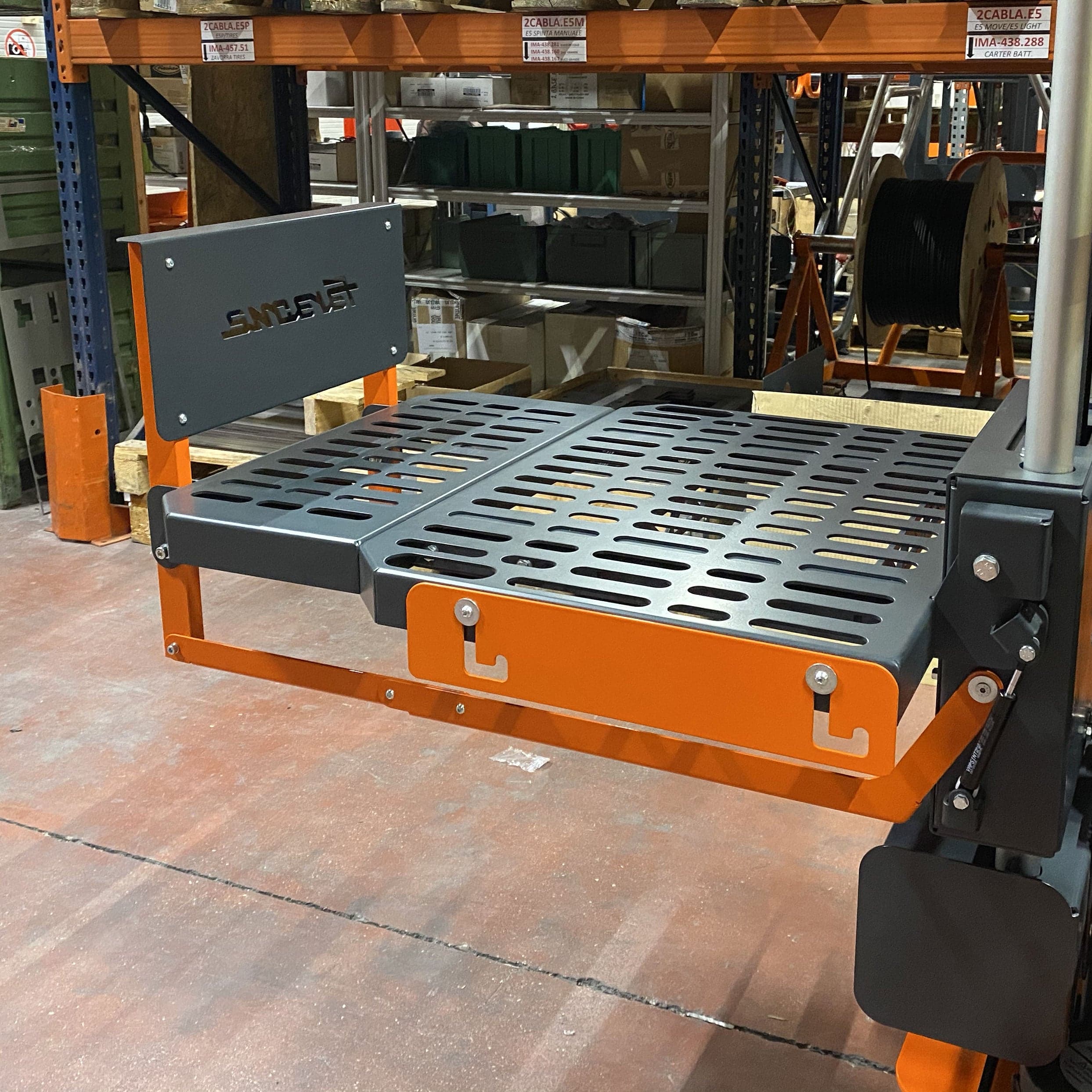 Front protection on picking elettric's tray