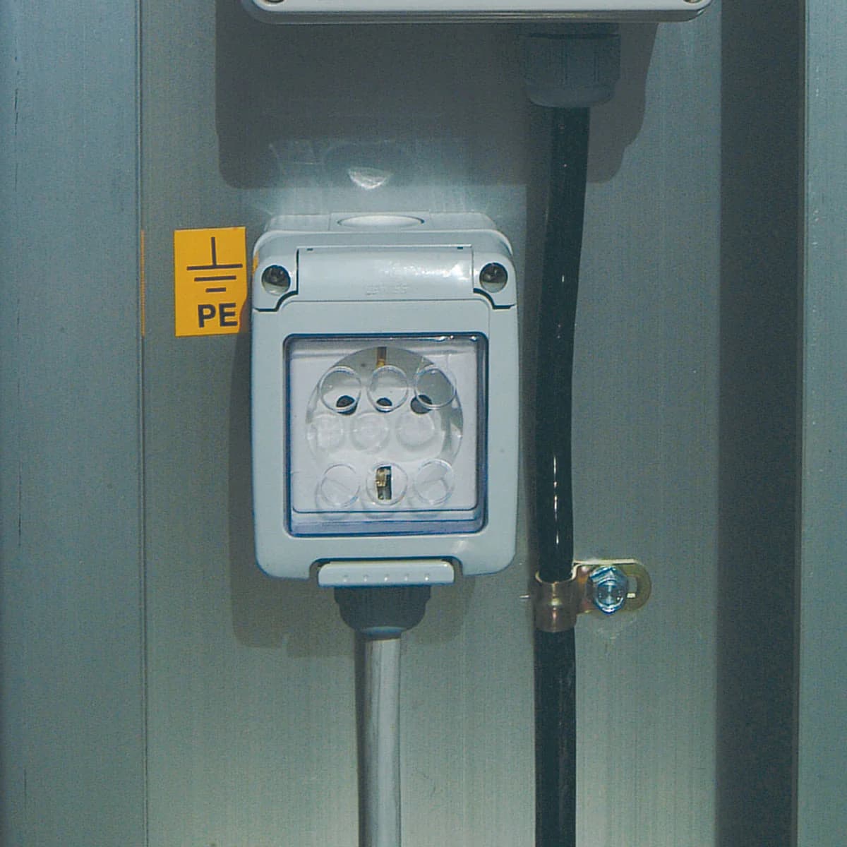 220 volt socket in the drum