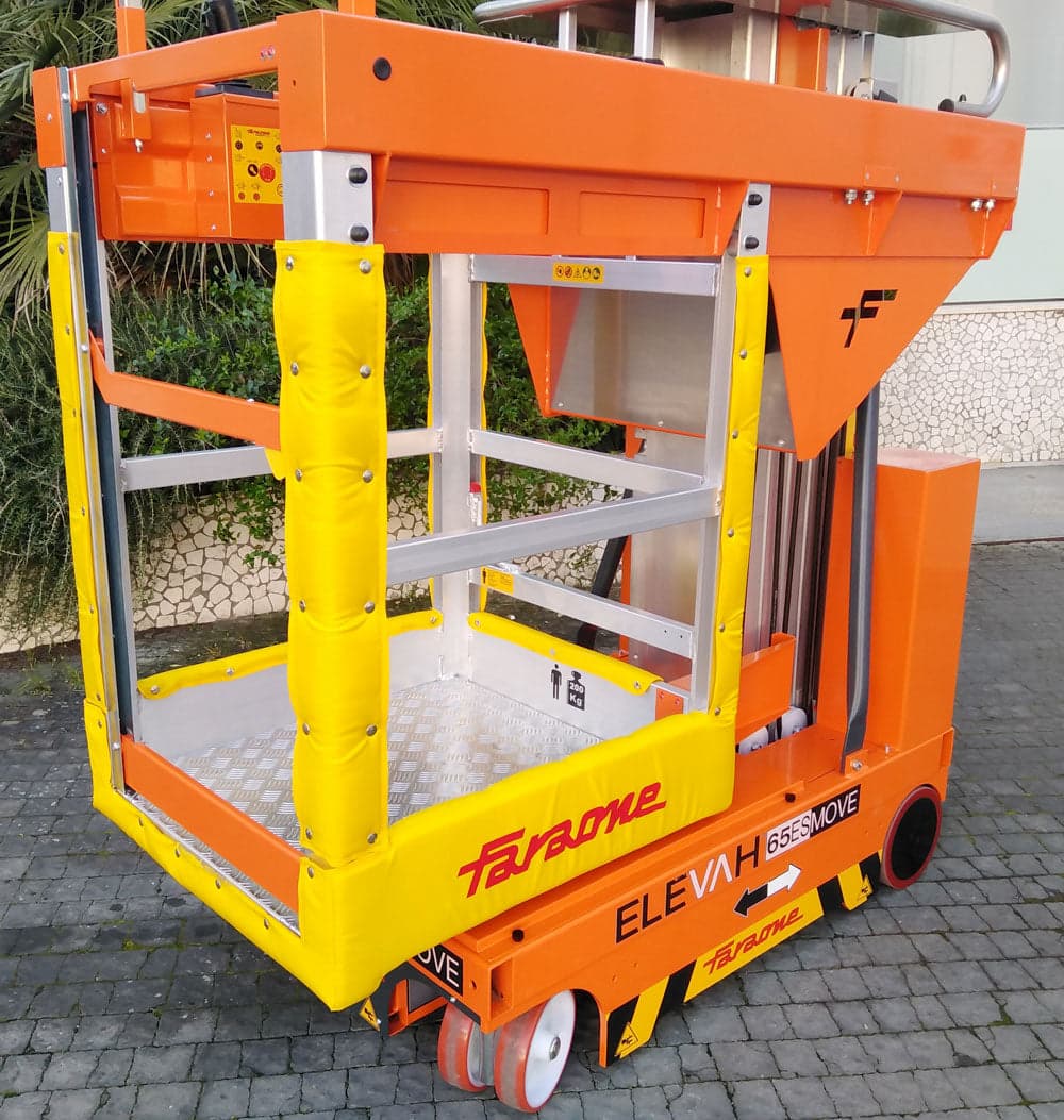 External protection for the Basket for E65/E80 MOVE with the option 'Double side entrance basket'.